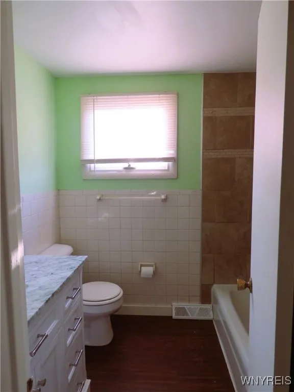Apt 2 Full Bath - New Flooring, including sub-floor, vanity, blinds & toilet seat