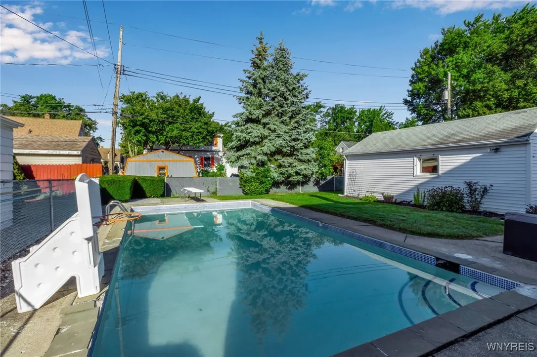 62 Warren Avenue, West Seneca, New York 14224, West Seneca, New York 14224, 4 Bedrooms Bedrooms, 7 Rooms Rooms,2 BathroomsBathrooms,Residential,For Sale,62 Warren Avenue, West Seneca, New York 14224,0,B1637506