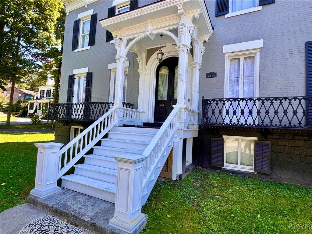 24 Grover Street, Auburn, New York 13021, Auburn, New York 13021, 5 Bedrooms Bedrooms, 10 Rooms Rooms,2 BathroomsBathrooms,Residential,Closed,24 Grover Street, Auburn, New York 13021,0,S1637972