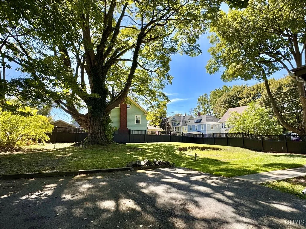 24 Grover Street, Auburn, New York 13021, Auburn, New York 13021, 5 Bedrooms Bedrooms, 10 Rooms Rooms,2 BathroomsBathrooms,Residential,Closed,24 Grover Street, Auburn, New York 13021,0,S1637972