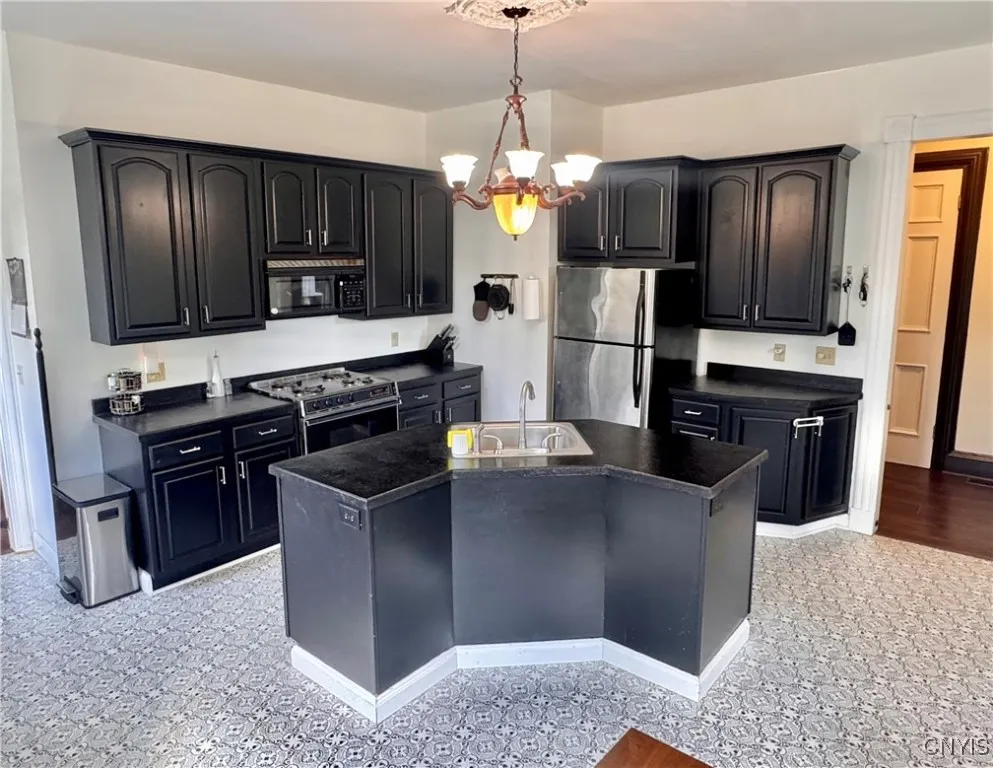 24 Grover Street, Auburn, New York 13021, Auburn, New York 13021, 5 Bedrooms Bedrooms, 10 Rooms Rooms,2 BathroomsBathrooms,Residential,Closed,24 Grover Street, Auburn, New York 13021,0,S1637972