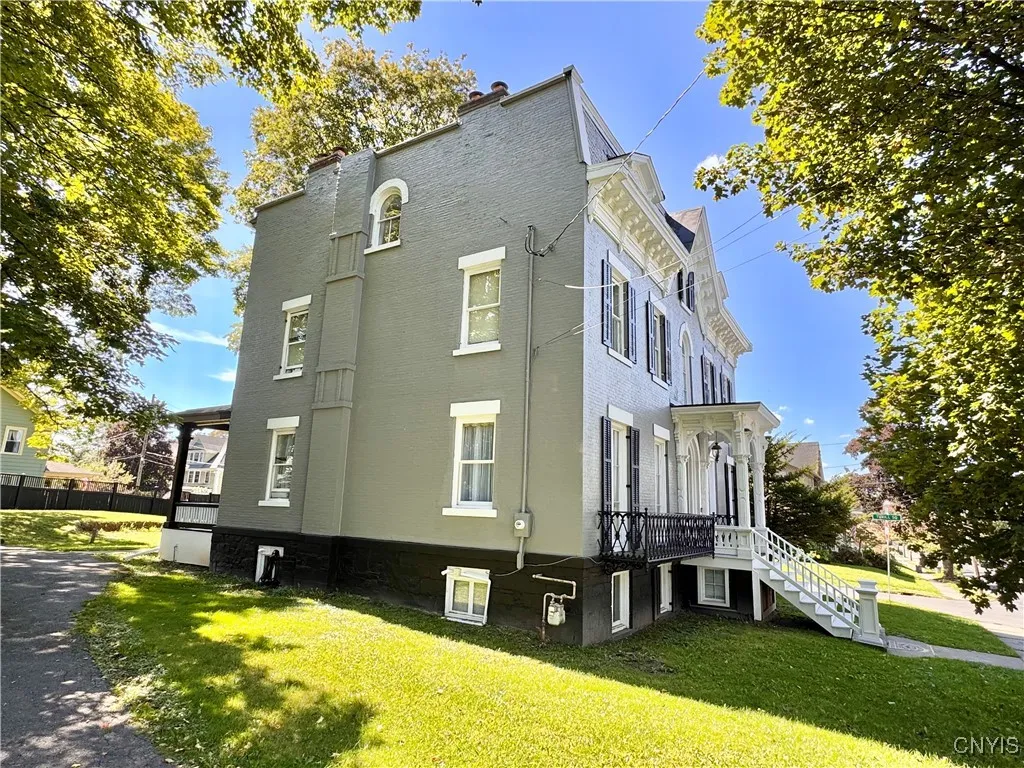 24 Grover Street, Auburn, New York 13021, Auburn, New York 13021, 5 Bedrooms Bedrooms, 10 Rooms Rooms,2 BathroomsBathrooms,Residential,Closed,24 Grover Street, Auburn, New York 13021,0,S1637972