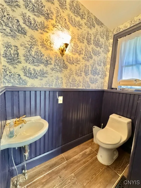 24 Grover Street, Auburn, New York 13021, Auburn, New York 13021, 5 Bedrooms Bedrooms, 10 Rooms Rooms,2 BathroomsBathrooms,Residential,Closed,24 Grover Street, Auburn, New York 13021,0,S1637972