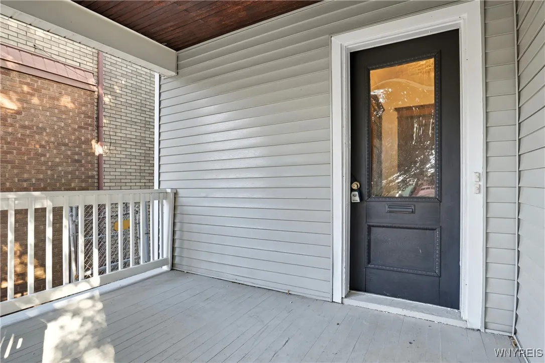 10 Russell Street, Buffalo, New York 14214, Buffalo, New York 14214, 4 Bedrooms Bedrooms, ,2 BathroomsBathrooms,Residential,For Sale,10 Russell Street, Buffalo, New York 14214,0,B1631457