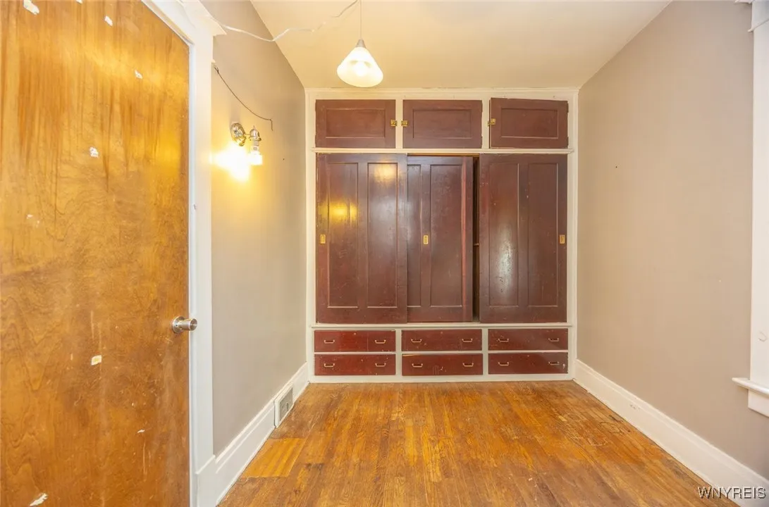 567 Auburn Avenue, Buffalo, New York 14222, Buffalo, New York 14222, 3 Bedrooms Bedrooms, 6 Rooms Rooms,1 BathroomBathrooms,Residential Lease,For Rent,567 Auburn Avenue, Buffalo, New York 14222,0,B1637871