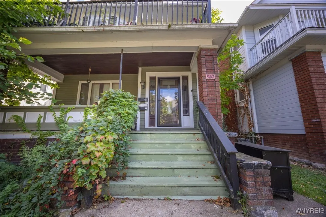 567 Auburn Avenue, Buffalo, New York 14222, Buffalo, New York 14222, 3 Bedrooms Bedrooms, 6 Rooms Rooms,1 BathroomBathrooms,Residential Lease,For Rent,567 Auburn Avenue, Buffalo, New York 14222,0,B1637871