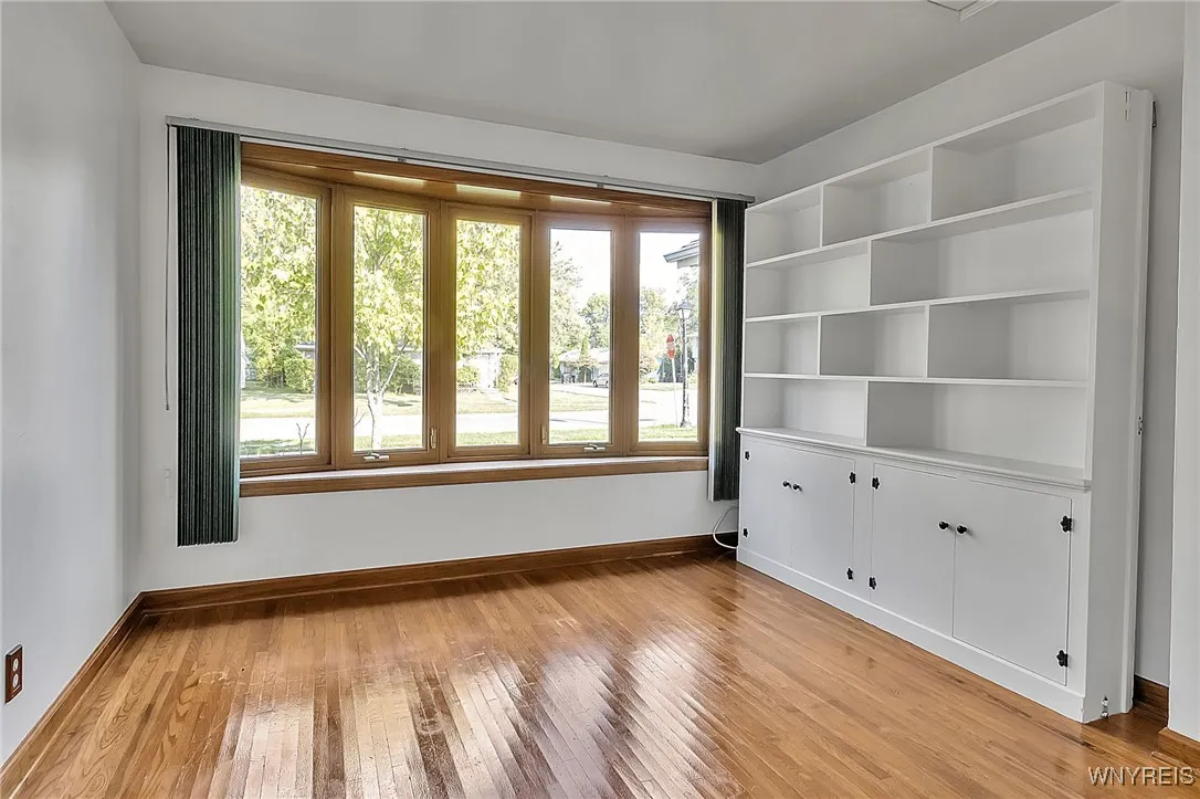 4 Kelvin Drive, Tonawanda, New York 14223, Tonawanda, New York 14223, 3 Bedrooms Bedrooms, 8 Rooms Rooms,2 BathroomsBathrooms,Residential,For Sale,4 Kelvin Drive, Tonawanda, New York 14223,0,B1637803