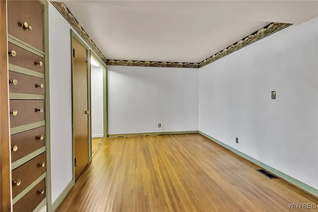 4 Kelvin Drive, Tonawanda, New York 14223, Tonawanda, New York 14223, 3 Bedrooms Bedrooms, 8 Rooms Rooms,2 BathroomsBathrooms,Residential,For Sale,4 Kelvin Drive, Tonawanda, New York 14223,0,B1637803
