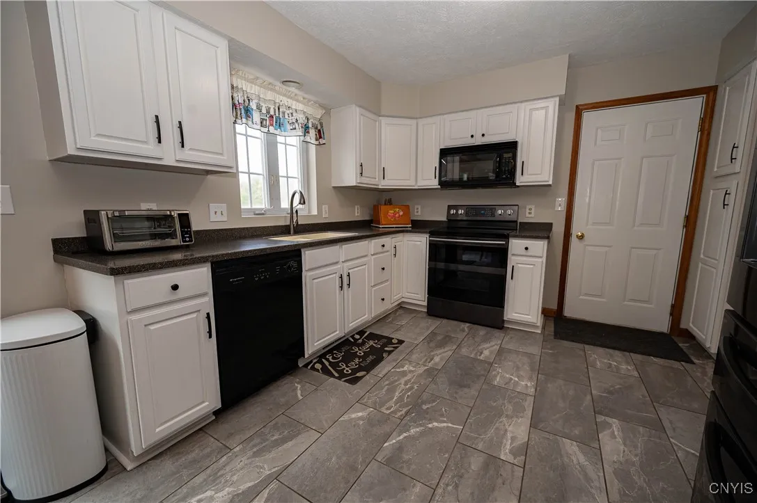 147 Ben Bar Circle, Whitestown, New York 13492, Whitestown, New York 13492, 4 Bedrooms Bedrooms, 11 Rooms Rooms,2 BathroomsBathrooms,Residential,For Sale,147 Ben Bar Circle, Whitestown, New York 13492,0,S1637957