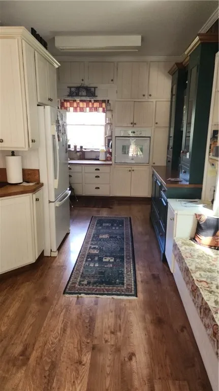 63 Pre Emption Road, Benton, New York 14415, Benton, New York 14415, 4 Bedrooms Bedrooms, 9 Rooms Rooms,1 BathroomBathrooms,Residential,For Sale,63 Pre Emption Road, Benton, New York 14415,0,R1636798
