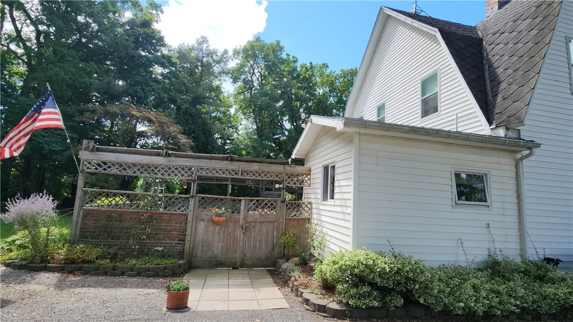 63 Pre Emption Road, Benton, New York 14415, Benton, New York 14415, 4 Bedrooms Bedrooms, 9 Rooms Rooms,1 BathroomBathrooms,Residential,For Sale,63 Pre Emption Road, Benton, New York 14415,0,R1636798