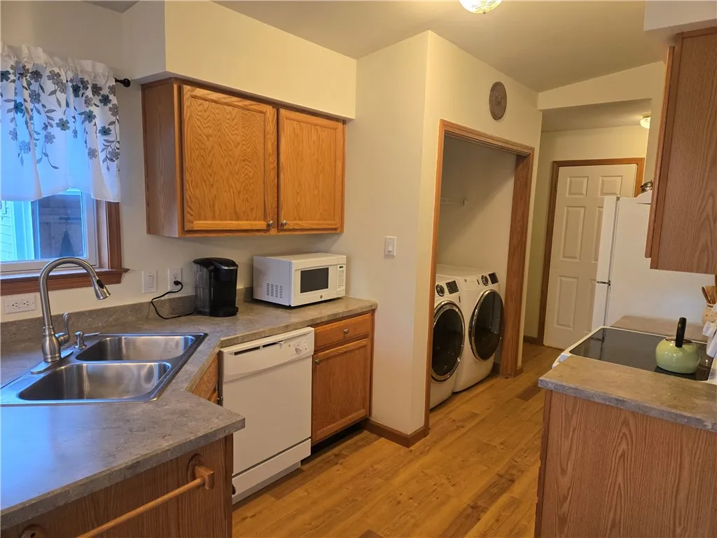 6 Spruce, Benton, New York 14527, Benton, New York 14527, 2 Bedrooms Bedrooms, 5 Rooms Rooms,1 BathroomBathrooms,Residential,Closed,6 Spruce, Benton, New York 14527,0,R1638002