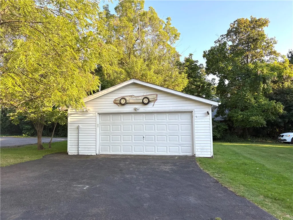 33 West W Williams St Street, Waterloo, New York 1, Waterloo, New York 13165, 3 Bedrooms Bedrooms, 6 Rooms Rooms,1 BathroomBathrooms,Residential,For Sale,33 West W Williams St Street, Waterloo, New York 1,0,R1638050