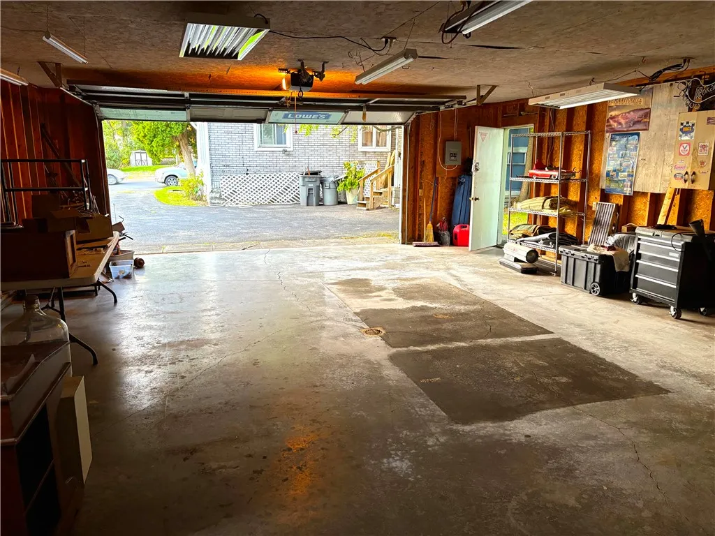 33 West W Williams St Street, Waterloo, New York 1, Waterloo, New York 13165, 3 Bedrooms Bedrooms, 6 Rooms Rooms,1 BathroomBathrooms,Residential,For Sale,33 West W Williams St Street, Waterloo, New York 1,0,R1638050