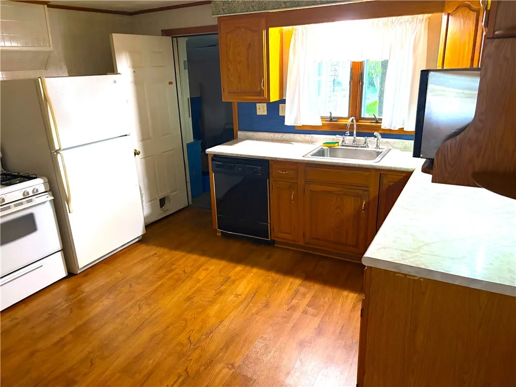 33 West W Williams St Street, Waterloo, New York 1, Waterloo, New York 13165, 3 Bedrooms Bedrooms, 6 Rooms Rooms,1 BathroomBathrooms,Residential,For Sale,33 West W Williams St Street, Waterloo, New York 1,0,R1638050