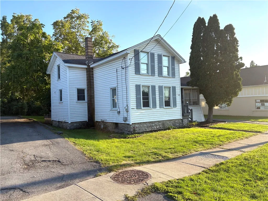 33 West W Williams St Street, Waterloo, New York 1, Waterloo, New York 13165, 3 Bedrooms Bedrooms, 6 Rooms Rooms,1 BathroomBathrooms,Residential,For Sale,33 West W Williams St Street, Waterloo, New York 1,0,R1638050