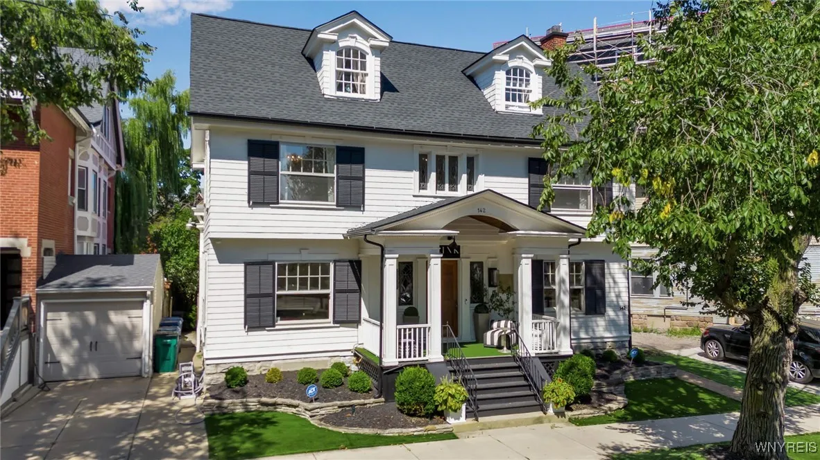 142 Bidwell Parkway, Buffalo, New York 14222, Buffalo, New York 14222, 4 Bedrooms Bedrooms, 12 Rooms Rooms,1 BathroomBathrooms,Residential,For Sale,142 Bidwell Parkway, Buffalo, New York 14222,0,B1638057