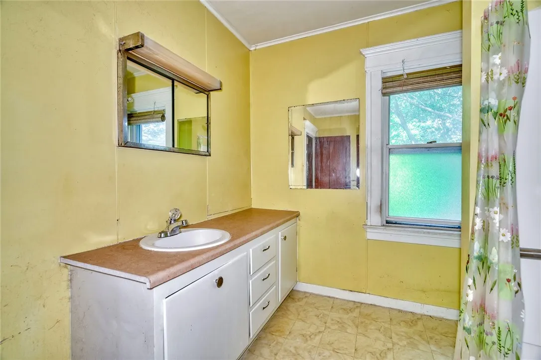 1021 Gravel Road, Webster, New York 14580, Webster, New York 14580, 3 Bedrooms Bedrooms, 7 Rooms Rooms,1 BathroomBathrooms,Residential,Closed,1021 Gravel Road, Webster, New York 14580,0,R1638142