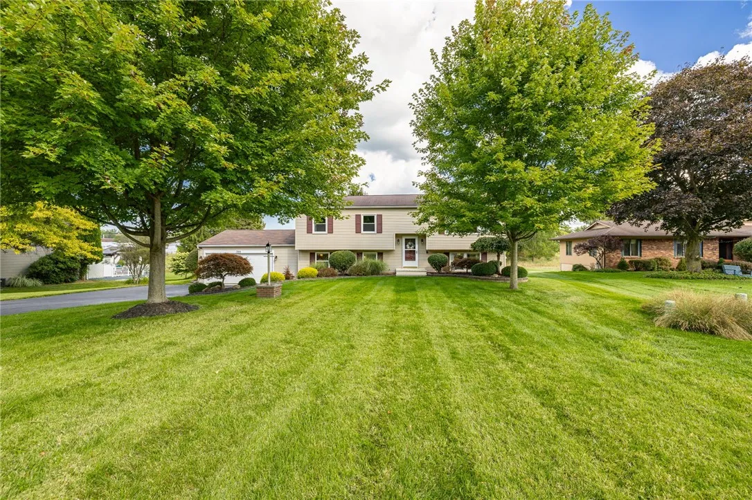 300 Pine Boulevard, Arcadia, New York 14513, Arcadia, New York 14513, 4 Bedrooms Bedrooms, 7 Rooms Rooms,2 BathroomsBathrooms,Residential,Closed,300 Pine Boulevard, Arcadia, New York 14513,0,R1637658