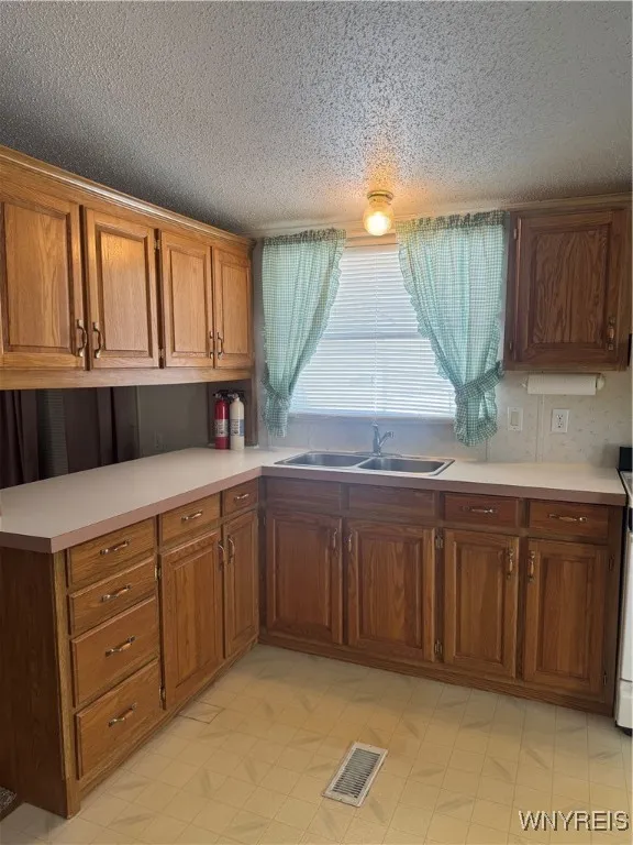 6035 S Transit #99 Fernwood, Lockport Town, New Yo, Lockport Town, New York 14094, 2 Bedrooms Bedrooms, 6 Rooms Rooms,2 BathroomsBathrooms,Residential,Closed,6035 S Transit #99 Fernwood, Lockport Town, New Yo,0,B1638072