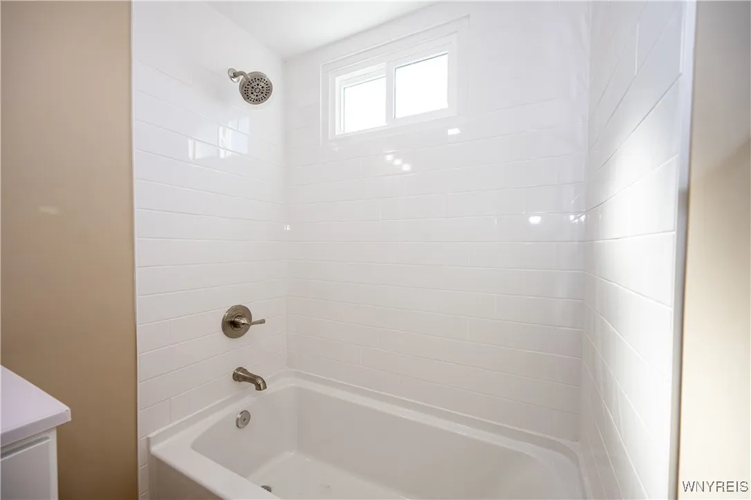 20 Gettysburg Avenue, Tonawanda, New York 14223, Tonawanda, New York 14223, 3 Bedrooms Bedrooms, 7 Rooms Rooms,2 BathroomsBathrooms,Residential,For Sale,20 Gettysburg Avenue, Tonawanda, New York 14223,0,B1637017