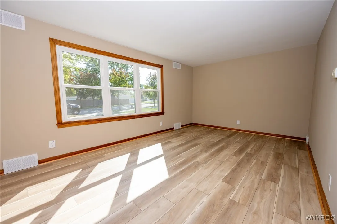 20 Gettysburg Avenue, Tonawanda, New York 14223, Tonawanda, New York 14223, 3 Bedrooms Bedrooms, 7 Rooms Rooms,2 BathroomsBathrooms,Residential,For Sale,20 Gettysburg Avenue, Tonawanda, New York 14223,0,B1637017