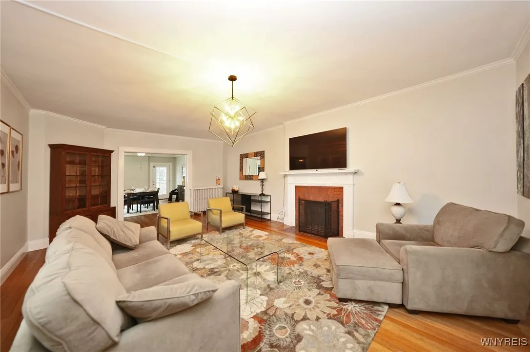 666 Auburn Avenue 1, Buffalo, New York 14222, Buffalo, New York 14222, 4 Bedrooms Bedrooms, 13 Rooms Rooms,2 BathroomsBathrooms,Residential Lease,For Rent,666 Auburn Avenue 1, Buffalo, New York 14222,0,B1638013