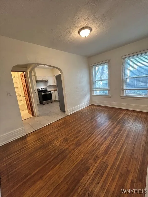 352 Auburn Avenue 1, Buffalo, New York 14213, Buffalo, New York 14213, 3 Bedrooms Bedrooms, ,1 BathroomBathrooms,Residential Lease,For Rent,352 Auburn Avenue 1, Buffalo, New York 14213,0,B1638019