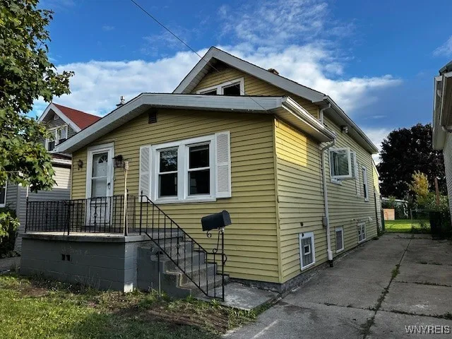 611 Marilla Street, Buffalo, New York 14220, Buffalo, New York 14220, 3 Bedrooms Bedrooms, 8 Rooms Rooms,1 BathroomBathrooms,Residential,Closed,611 Marilla Street, Buffalo, New York 14220,0,B1638252