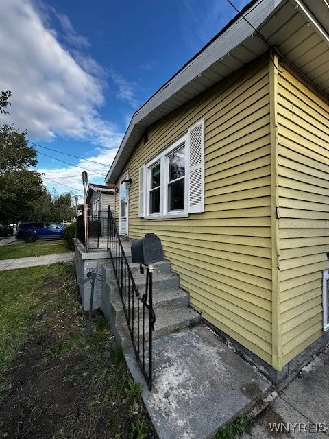 611 Marilla Street, Buffalo, New York 14220, Buffalo, New York 14220, 3 Bedrooms Bedrooms, 8 Rooms Rooms,1 BathroomBathrooms,Residential,Closed,611 Marilla Street, Buffalo, New York 14220,0,B1638252