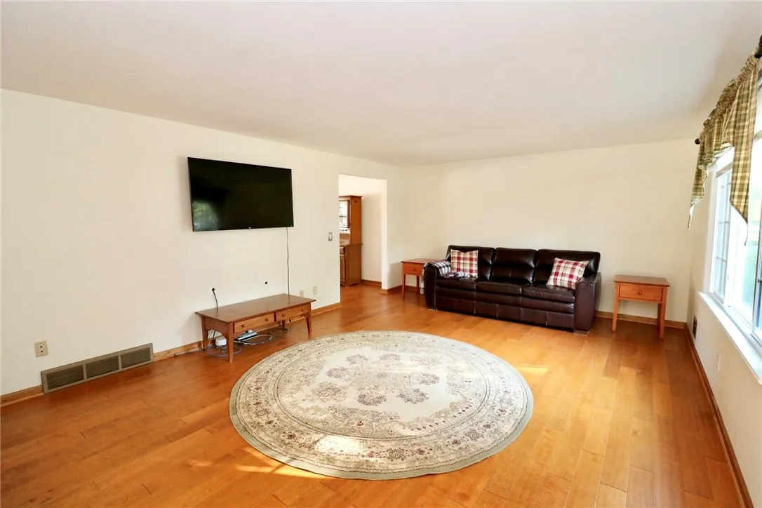 64 Coleman Avenue, Ogden, New York 14559, Ogden, New York 14559, 4 Bedrooms Bedrooms, 7 Rooms Rooms,2 BathroomsBathrooms,Residential,Closed,64 Coleman Avenue, Ogden, New York 14559,0,R1637707