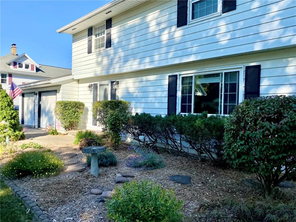 64 Coleman Avenue, Ogden, New York 14559, Ogden, New York 14559, 4 Bedrooms Bedrooms, 7 Rooms Rooms,2 BathroomsBathrooms,Residential,Closed,64 Coleman Avenue, Ogden, New York 14559,0,R1637707