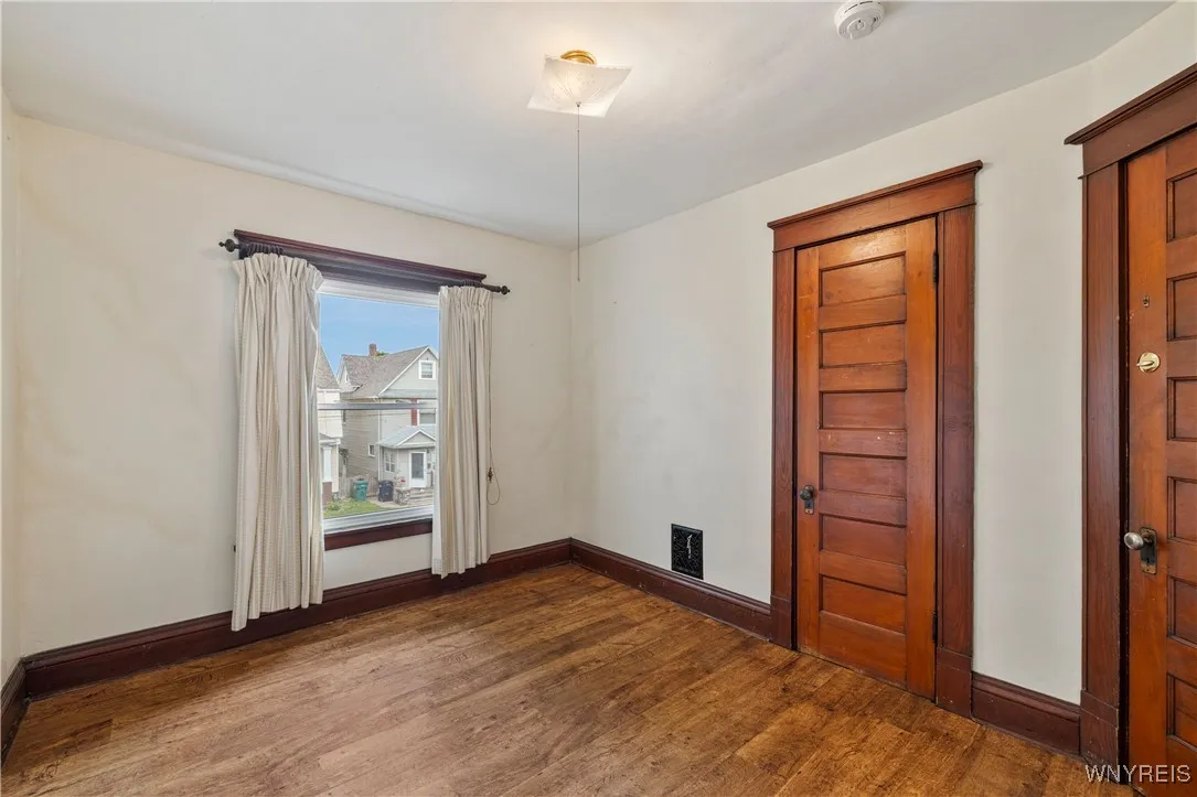 601 Spruce Avenue, Niagara Falls, New York 14301, Niagara Falls, New York 14301, 4 Bedrooms Bedrooms, 11 Rooms Rooms,3 BathroomsBathrooms,Residential,Closed,601 Spruce Avenue, Niagara Falls, New York 14301,0,B1638033