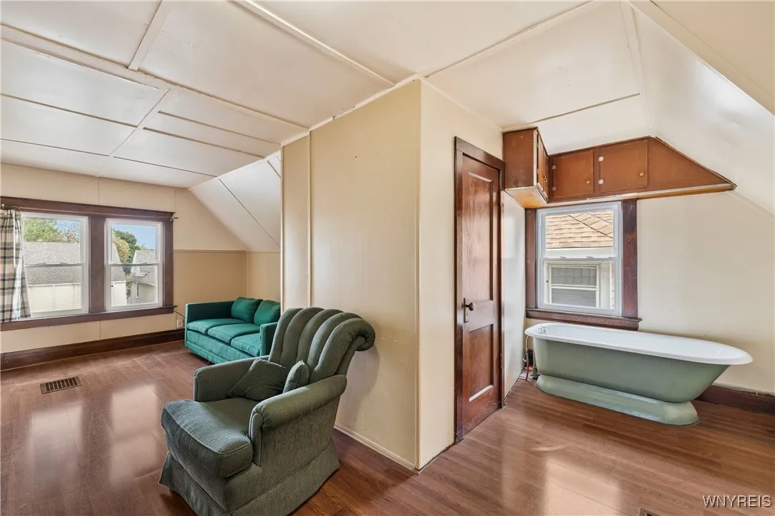 601 Spruce Avenue, Niagara Falls, New York 14301, Niagara Falls, New York 14301, 4 Bedrooms Bedrooms, 11 Rooms Rooms,3 BathroomsBathrooms,Residential,Closed,601 Spruce Avenue, Niagara Falls, New York 14301,0,B1638033