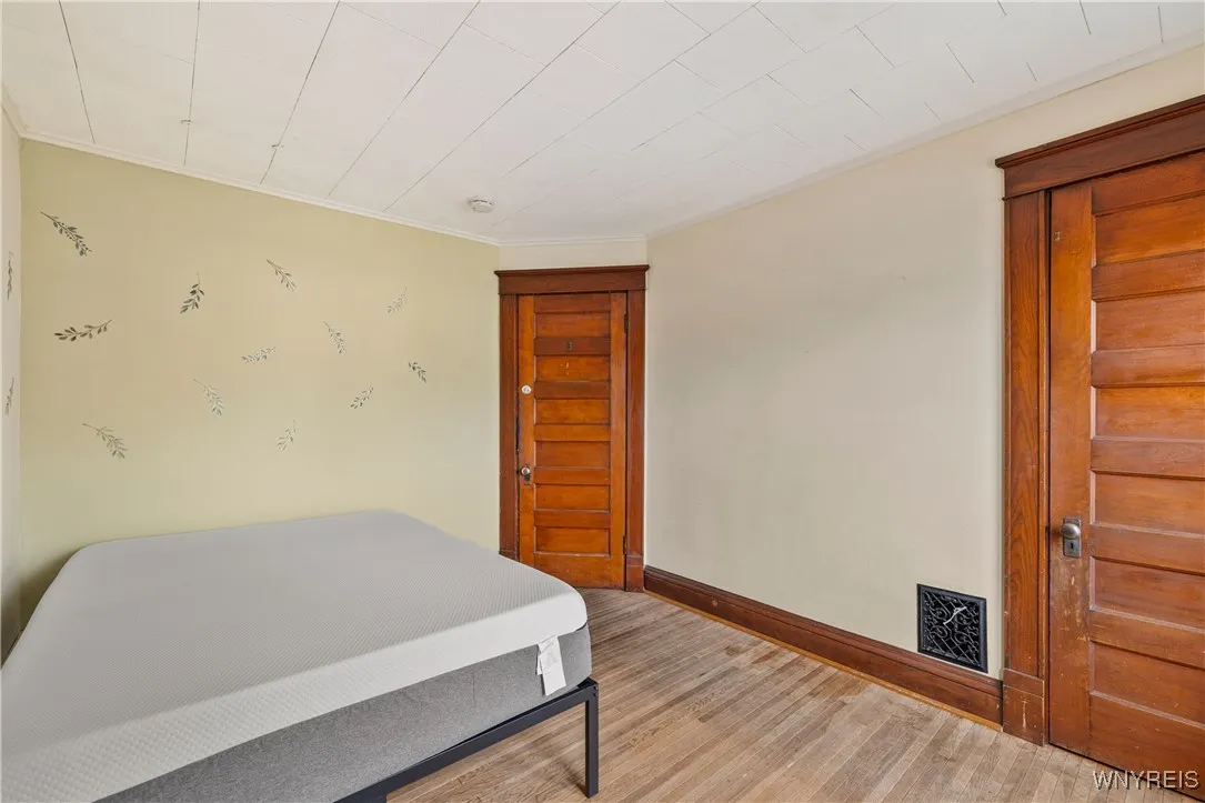 601 Spruce Avenue, Niagara Falls, New York 14301, Niagara Falls, New York 14301, 4 Bedrooms Bedrooms, 11 Rooms Rooms,3 BathroomsBathrooms,Residential,Closed,601 Spruce Avenue, Niagara Falls, New York 14301,0,B1638033