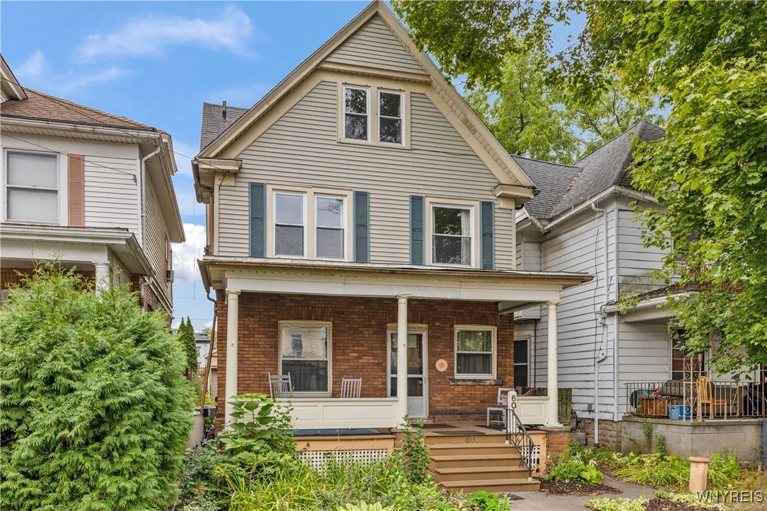 601 Spruce Avenue, Niagara Falls, New York 14301, Niagara Falls, New York 14301, 4 Bedrooms Bedrooms, 11 Rooms Rooms,3 BathroomsBathrooms,Residential,Closed,601 Spruce Avenue, Niagara Falls, New York 14301,0,B1638033