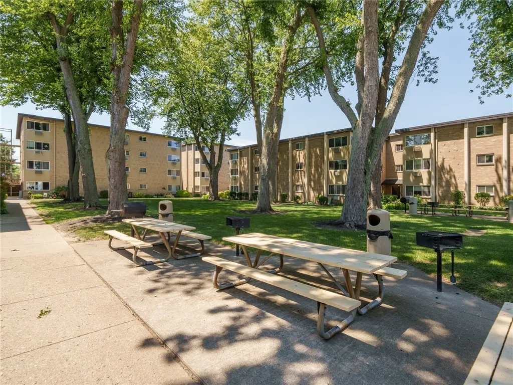 809 Westage At The Harbor, Irondequoit, New York 1, Irondequoit, New York 14617, 2 Bedrooms Bedrooms, 5 Rooms Rooms,1 BathroomBathrooms,Residential,For Sale,809 Westage At The Harbor, Irondequoit, New York 1,0,R1638211