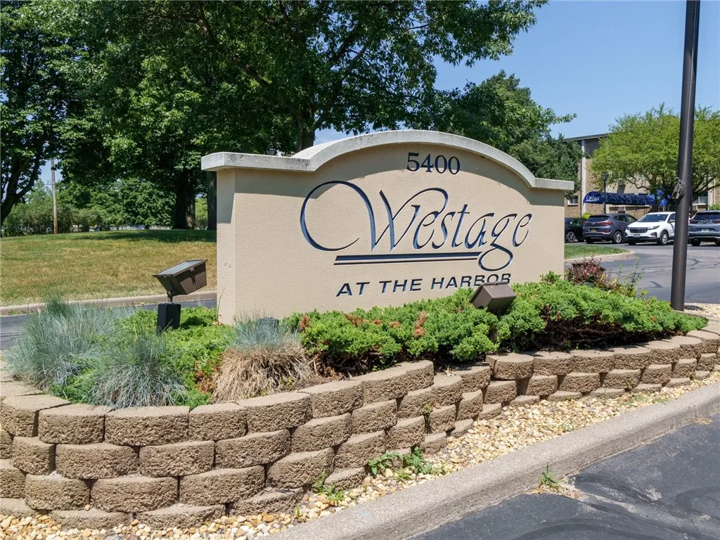 809 Westage At The Harbor, Irondequoit, New York 1, Irondequoit, New York 14617, 2 Bedrooms Bedrooms, 5 Rooms Rooms,1 BathroomBathrooms,Residential,For Sale,809 Westage At The Harbor, Irondequoit, New York 1,0,R1638211