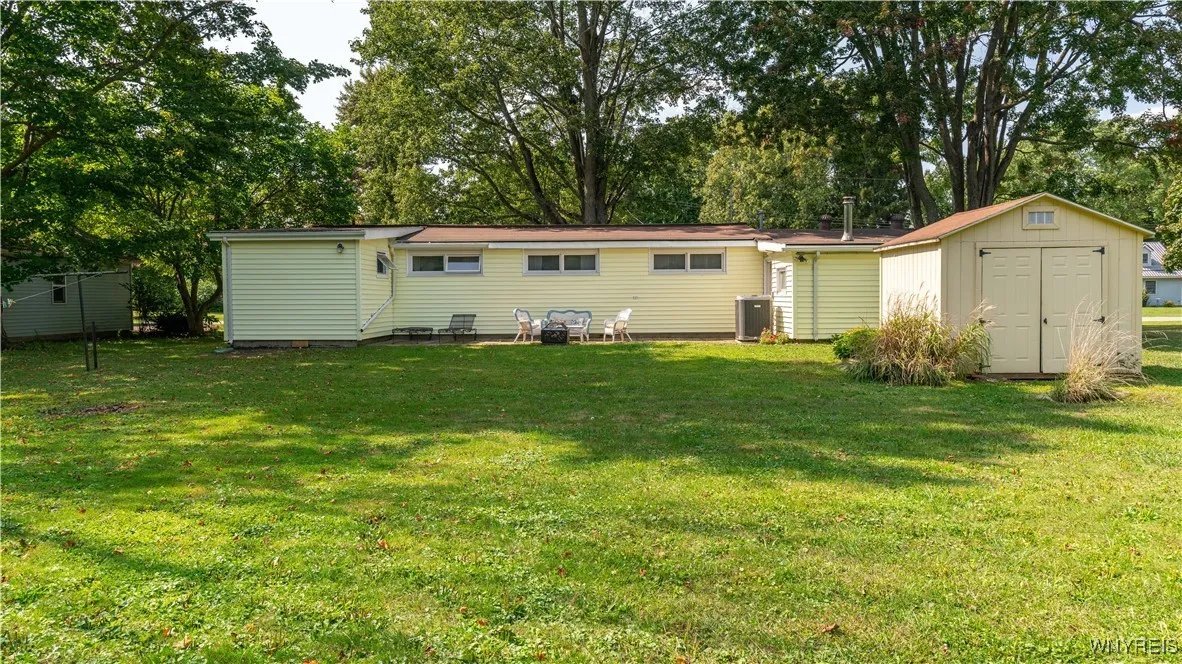 1013 Clearvue Drive, Alden, New York 14004, Alden, New York 14004, 4 Bedrooms Bedrooms, 10 Rooms Rooms,2 BathroomsBathrooms,Residential,For Sale,1013 Clearvue Drive, Alden, New York 14004,0,B1638299