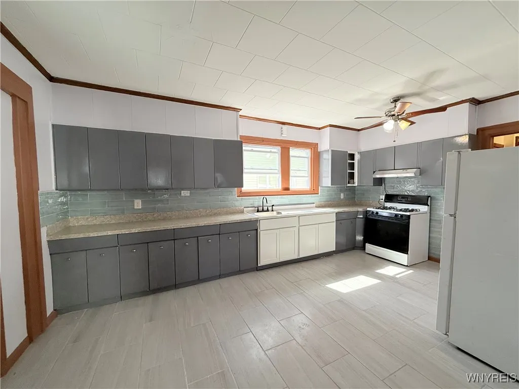 37 Alsace Avenue, Buffalo, New York 14220, Buffalo, New York 14220, 6 Bedrooms Bedrooms, 8 Rooms Rooms,2 BathroomsBathrooms,Residential,For Sale,37 Alsace Avenue, Buffalo, New York 14220,0,B1637848