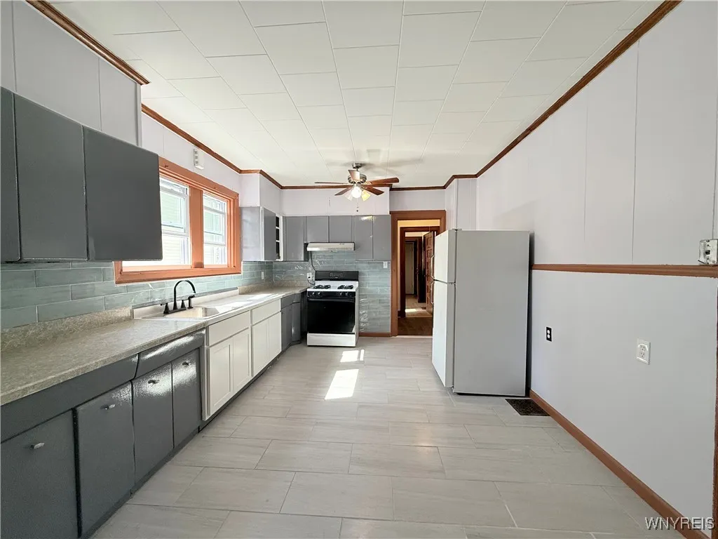 37 Alsace Avenue, Buffalo, New York 14220, Buffalo, New York 14220, 6 Bedrooms Bedrooms, 8 Rooms Rooms,2 BathroomsBathrooms,Residential,For Sale,37 Alsace Avenue, Buffalo, New York 14220,0,B1637848
