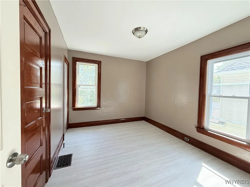 37 Alsace Avenue, Buffalo, New York 14220, Buffalo, New York 14220, 6 Bedrooms Bedrooms, 8 Rooms Rooms,2 BathroomsBathrooms,Residential,For Sale,37 Alsace Avenue, Buffalo, New York 14220,0,B1637848
