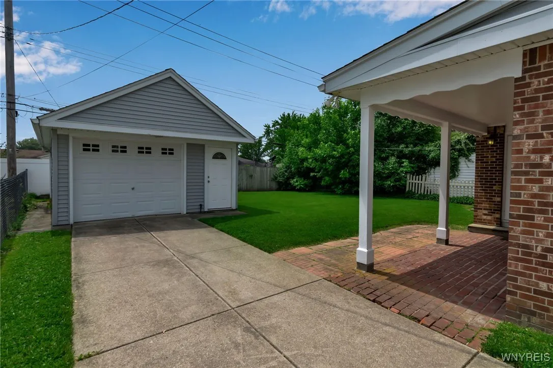216 Coventry Road, Tonawanda, New York 14217, Tonawanda, New York 14217, 4 Bedrooms Bedrooms, 8 Rooms Rooms,2 BathroomsBathrooms,Residential,Closed,216 Coventry Road, Tonawanda, New York 14217,0,B1638157