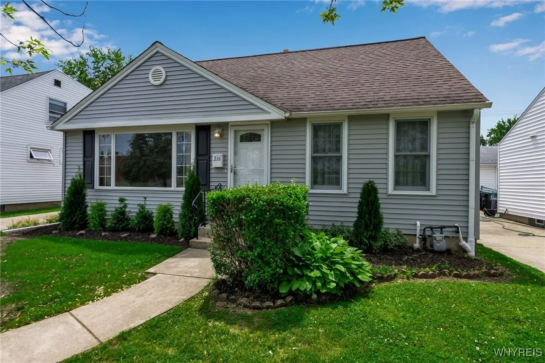 216 Coventry Road, Tonawanda, New York 14217, Tonawanda, New York 14217, 4 Bedrooms Bedrooms, 8 Rooms Rooms,2 BathroomsBathrooms,Residential,Closed,216 Coventry Road, Tonawanda, New York 14217,0,B1638157