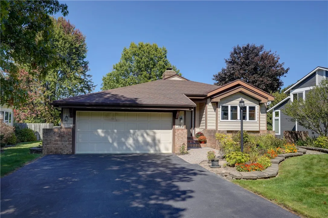 14 Old Winding Lane, Perinton, New York 14450, Perinton, New York 14450, 2 Bedrooms Bedrooms, 6 Rooms Rooms,2 BathroomsBathrooms,Residential,Closed,14 Old Winding Lane, Perinton, New York 14450,0,R1628974