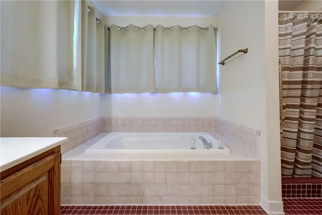 14 Old Winding Lane, Perinton, New York 14450, Perinton, New York 14450, 2 Bedrooms Bedrooms, 6 Rooms Rooms,2 BathroomsBathrooms,Residential,Closed,14 Old Winding Lane, Perinton, New York 14450,0,R1628974