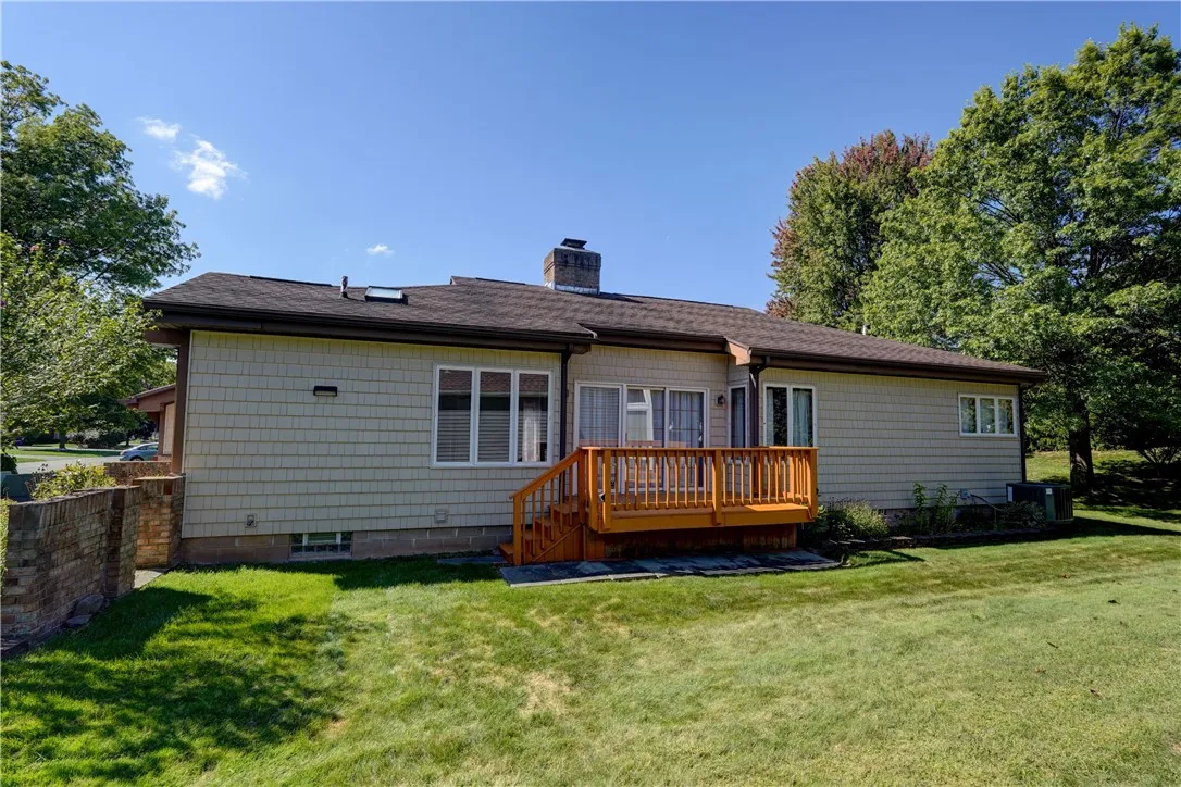 14 Old Winding Lane, Perinton, New York 14450, Perinton, New York 14450, 2 Bedrooms Bedrooms, 6 Rooms Rooms,2 BathroomsBathrooms,Residential,Closed,14 Old Winding Lane, Perinton, New York 14450,0,R1628974