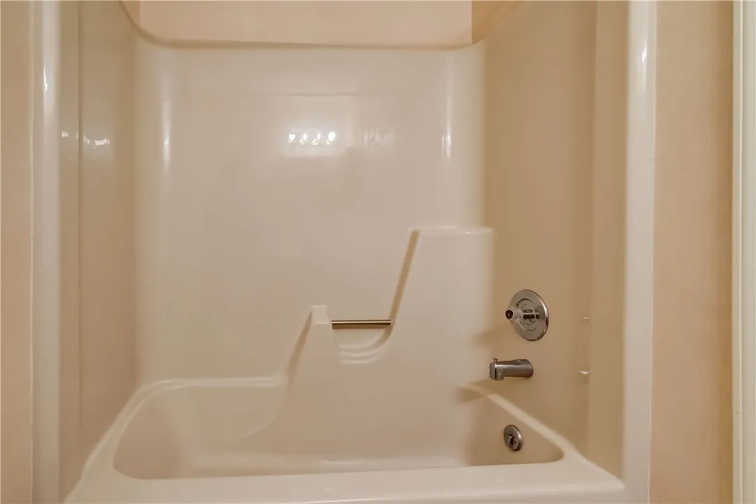 14 Old Winding Lane, Perinton, New York 14450, Perinton, New York 14450, 2 Bedrooms Bedrooms, 6 Rooms Rooms,2 BathroomsBathrooms,Residential,Closed,14 Old Winding Lane, Perinton, New York 14450,0,R1628974