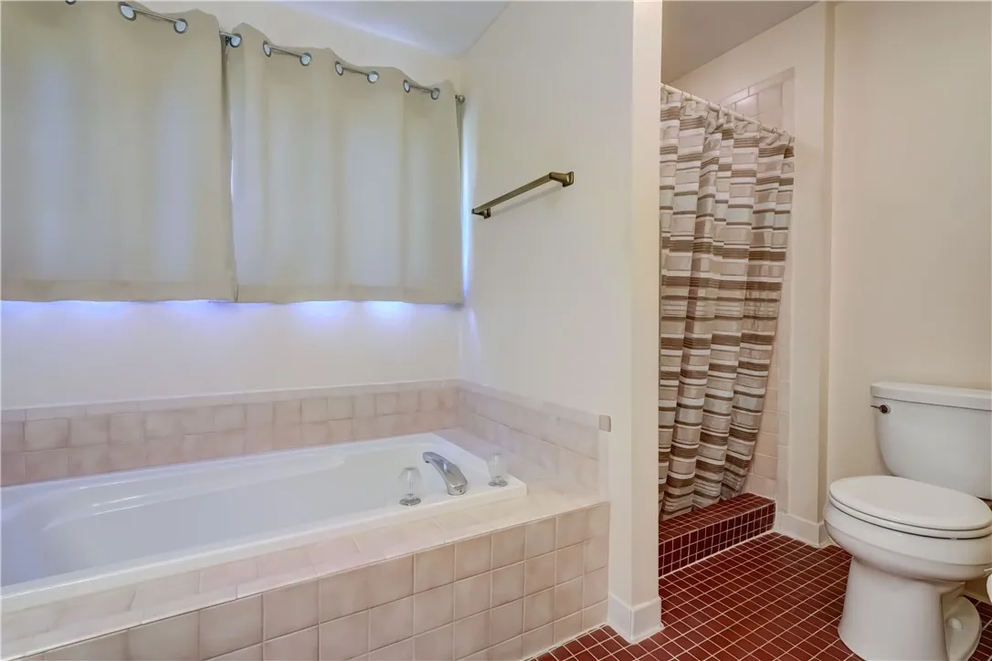 14 Old Winding Lane, Perinton, New York 14450, Perinton, New York 14450, 2 Bedrooms Bedrooms, 6 Rooms Rooms,2 BathroomsBathrooms,Residential,Closed,14 Old Winding Lane, Perinton, New York 14450,0,R1628974