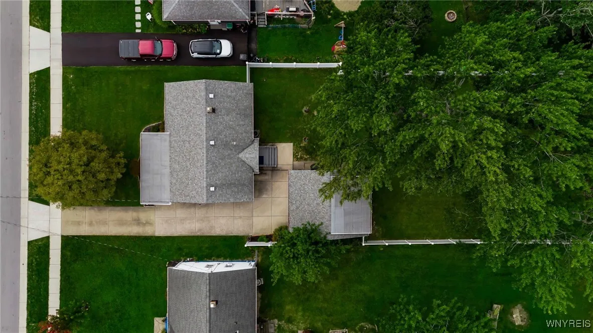 152 Burmon Drive, Orchard Park, New York 14127, Orchard Park, New York 14127, 3 Bedrooms Bedrooms, 5 Rooms Rooms,1 BathroomBathrooms,Residential,For Sale,152 Burmon Drive, Orchard Park, New York 14127,0,B1637932